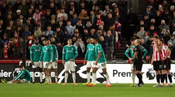 تدهور نتائج ليفربول يثير دهشة سلوت ويكشف أسباب الأداء المتراجع